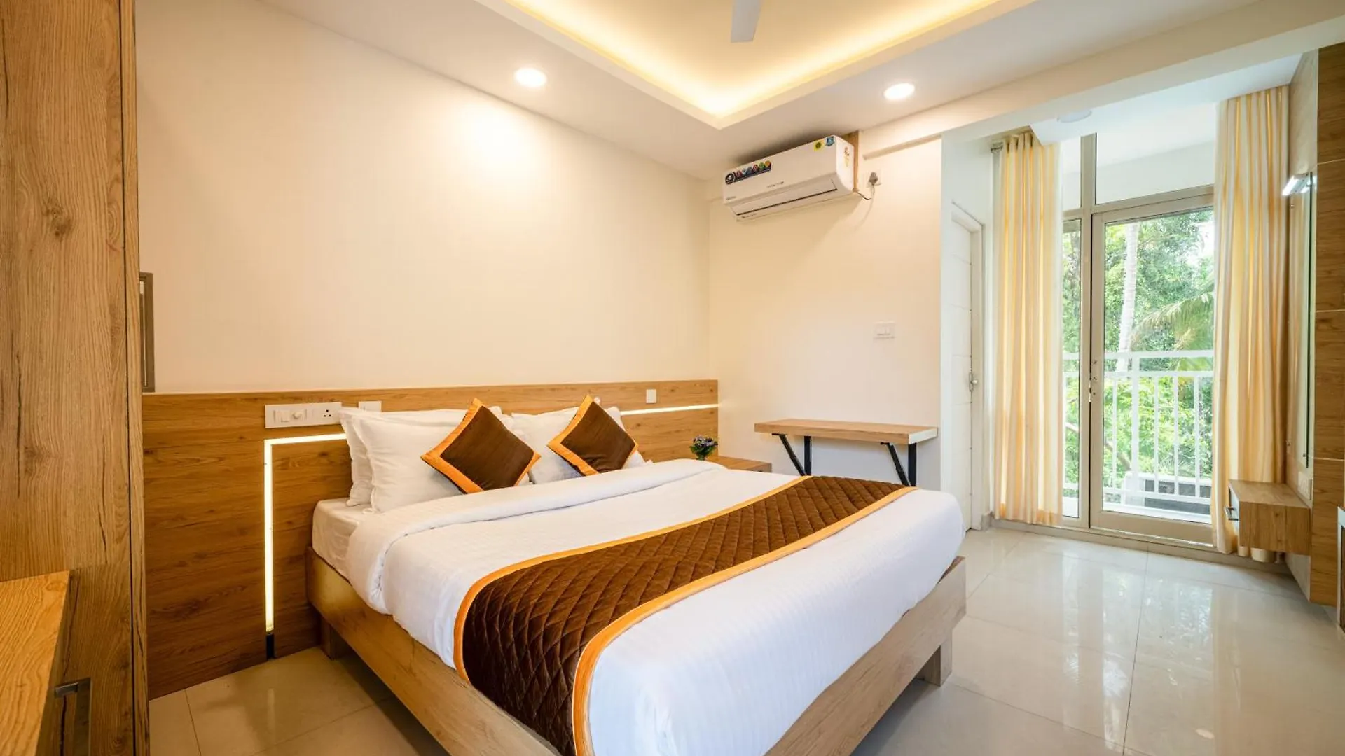 Daan Temple Inn Guruvayur India